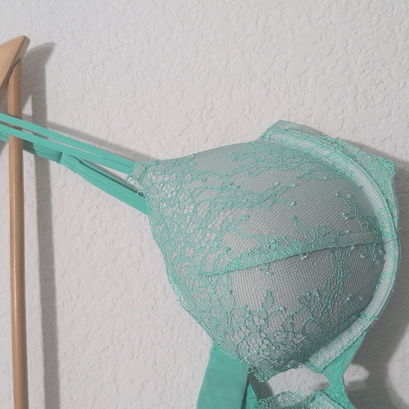 Victoria's Secret Very Sexy Push-Up Aquamarine Green Teal White Lace size 34C - Picture 3 of 7